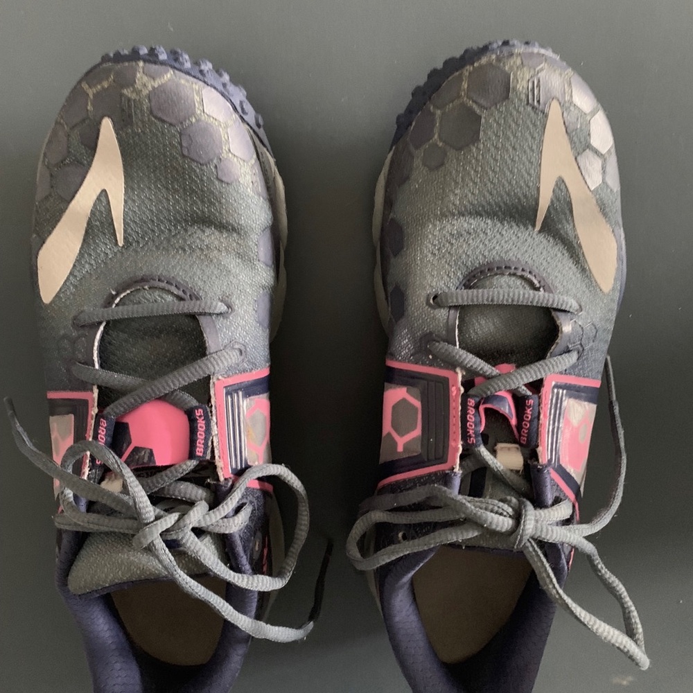 BROOKS PURE CADENCE WOMEN SIZE 8.5 Great Condition